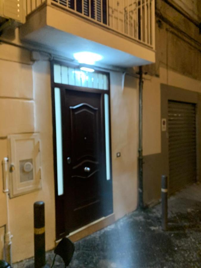 Viky House Chiaja 1 Nápoles Exterior foto