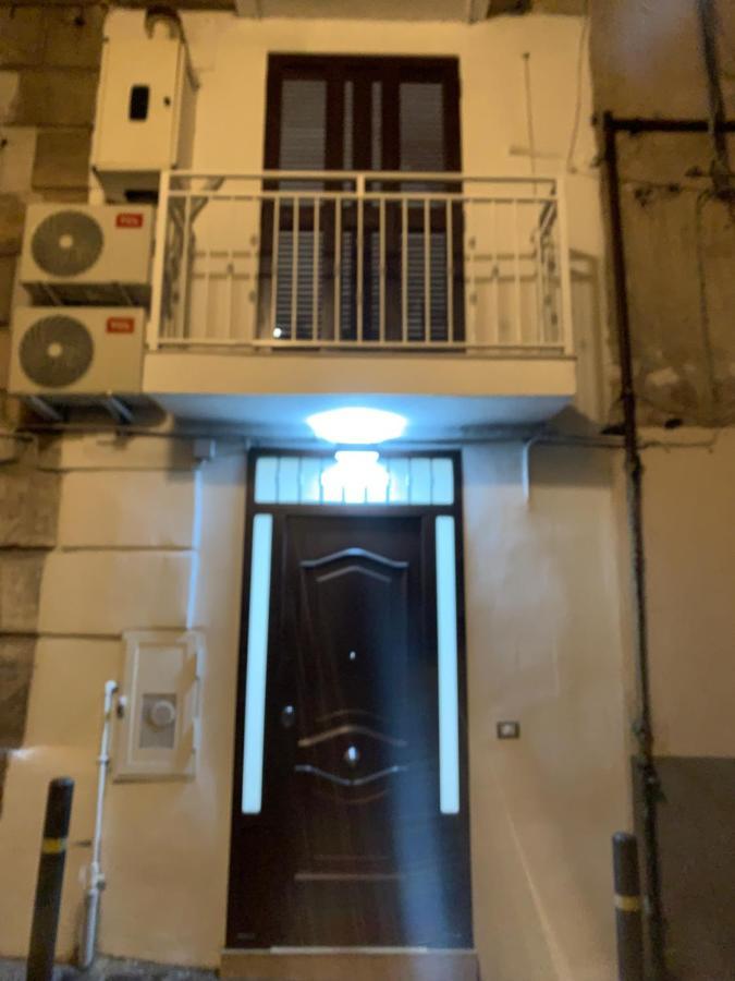 Viky House Chiaja 1 Nápoles Exterior foto