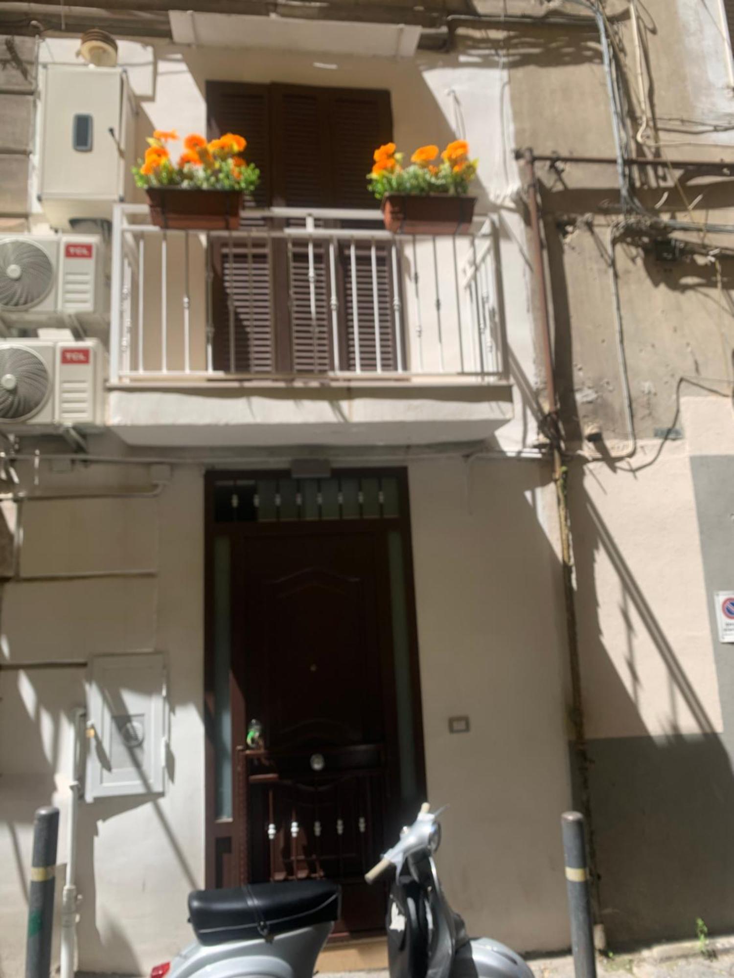 Viky House Chiaja 1 Nápoles Exterior foto